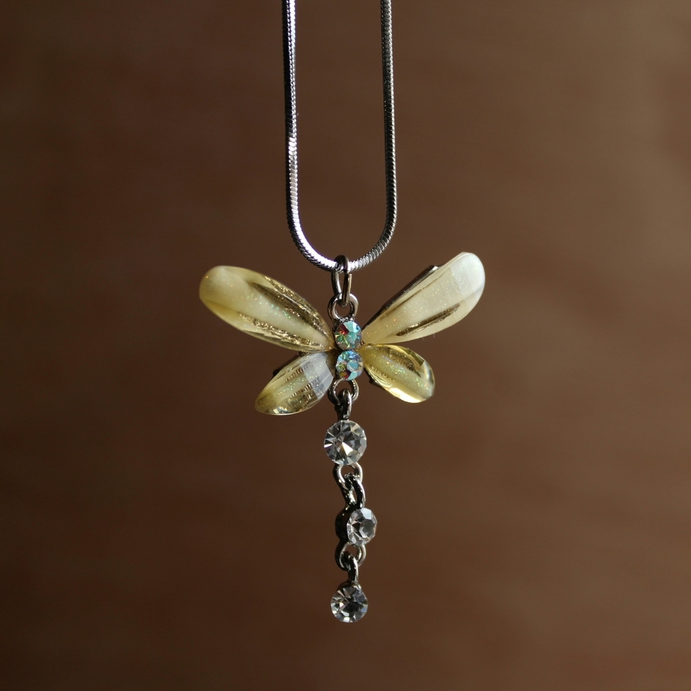 🌿Shimmering Dragonfly Necklace